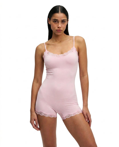 Femme Combishort sans manches à bretelles réglables et bordure en dentelle | imported-image-3
