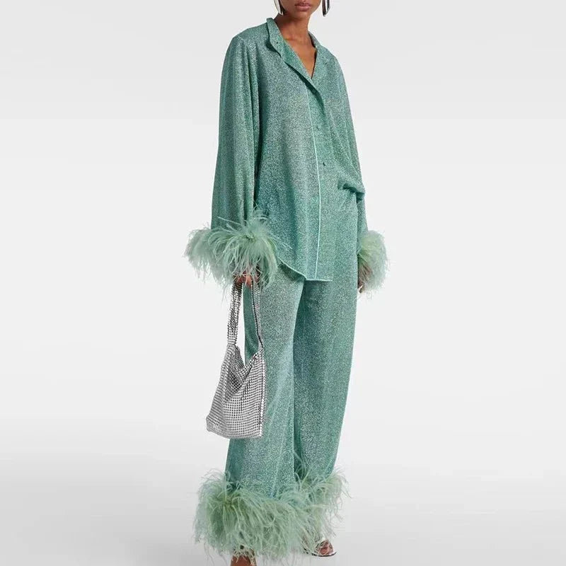 Ensemble Deux Pièces pour Femmes avec Chemise Boutonnée et Pantalon à Plumes