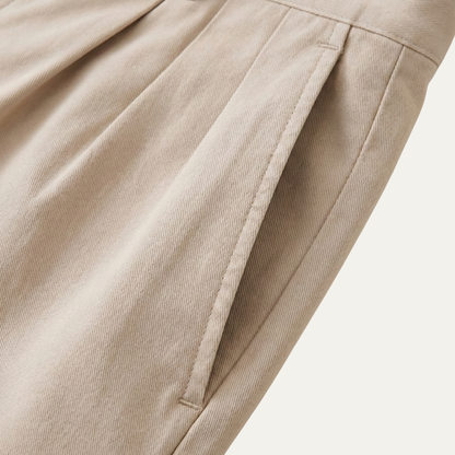 Short Homme avec Plis et Ceinture