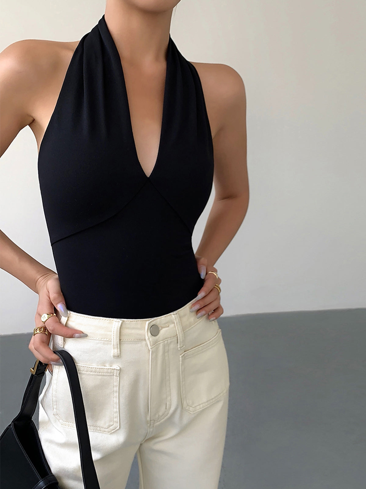 Femme Body à Encolure Licou et Décolleté en V | imported-image-3
