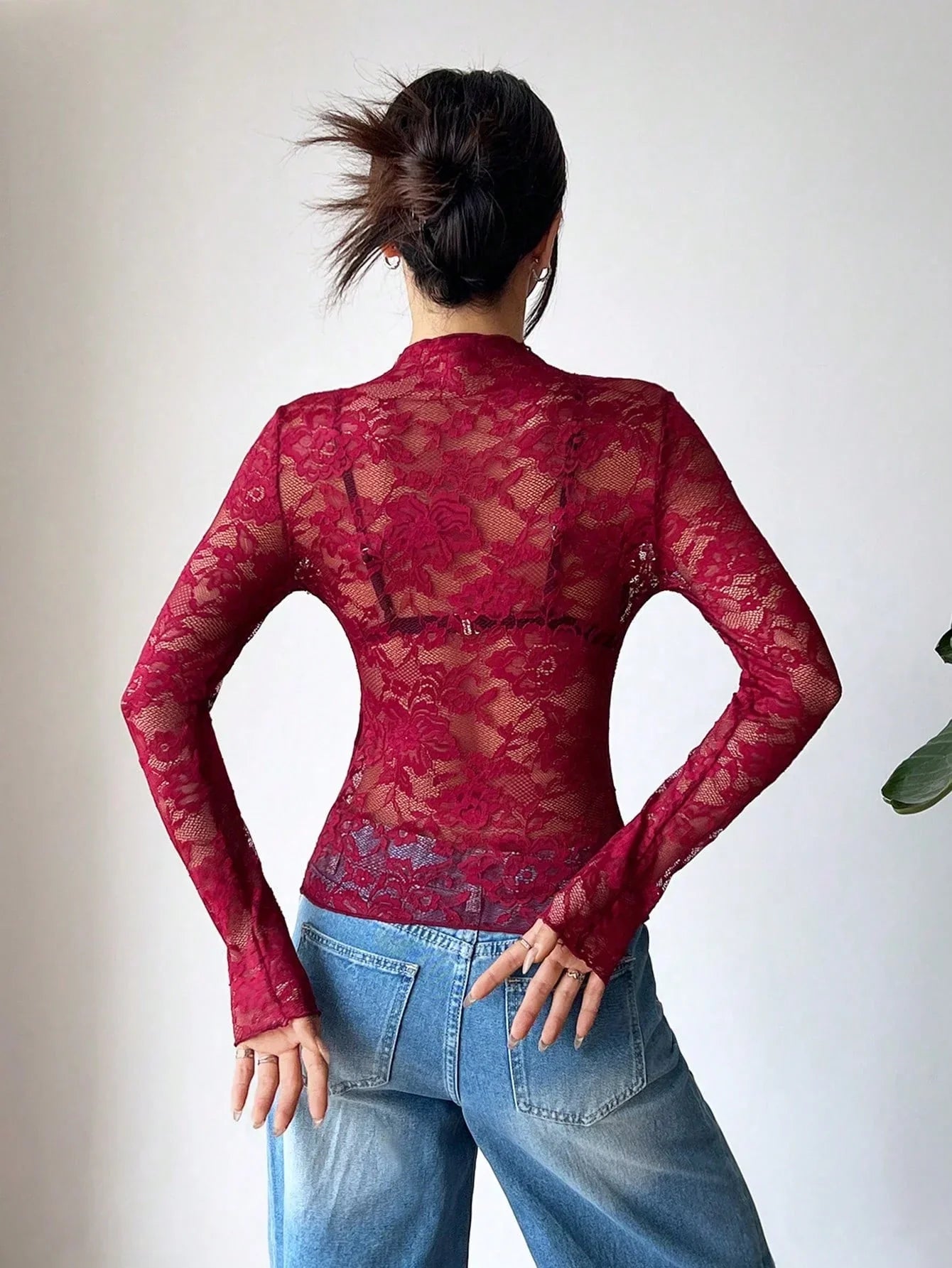Femme Haut en dentelle à manches longues et col montant 1