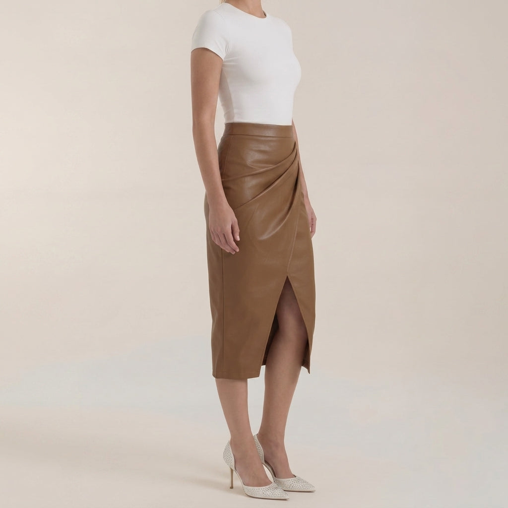Femme Jupe midi à design drapé et fente frontale | imported-image-14