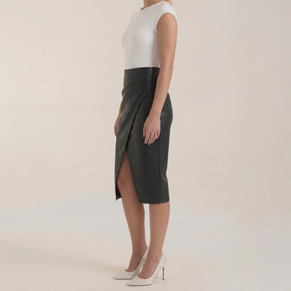 Femme Jupe midi à design drapé et fente frontale | imported-image-2