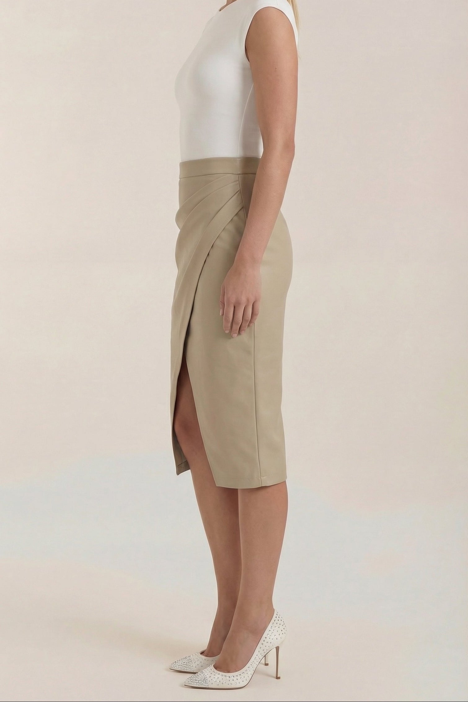 Femme Jupe midi avec drapé et fente frontale 8