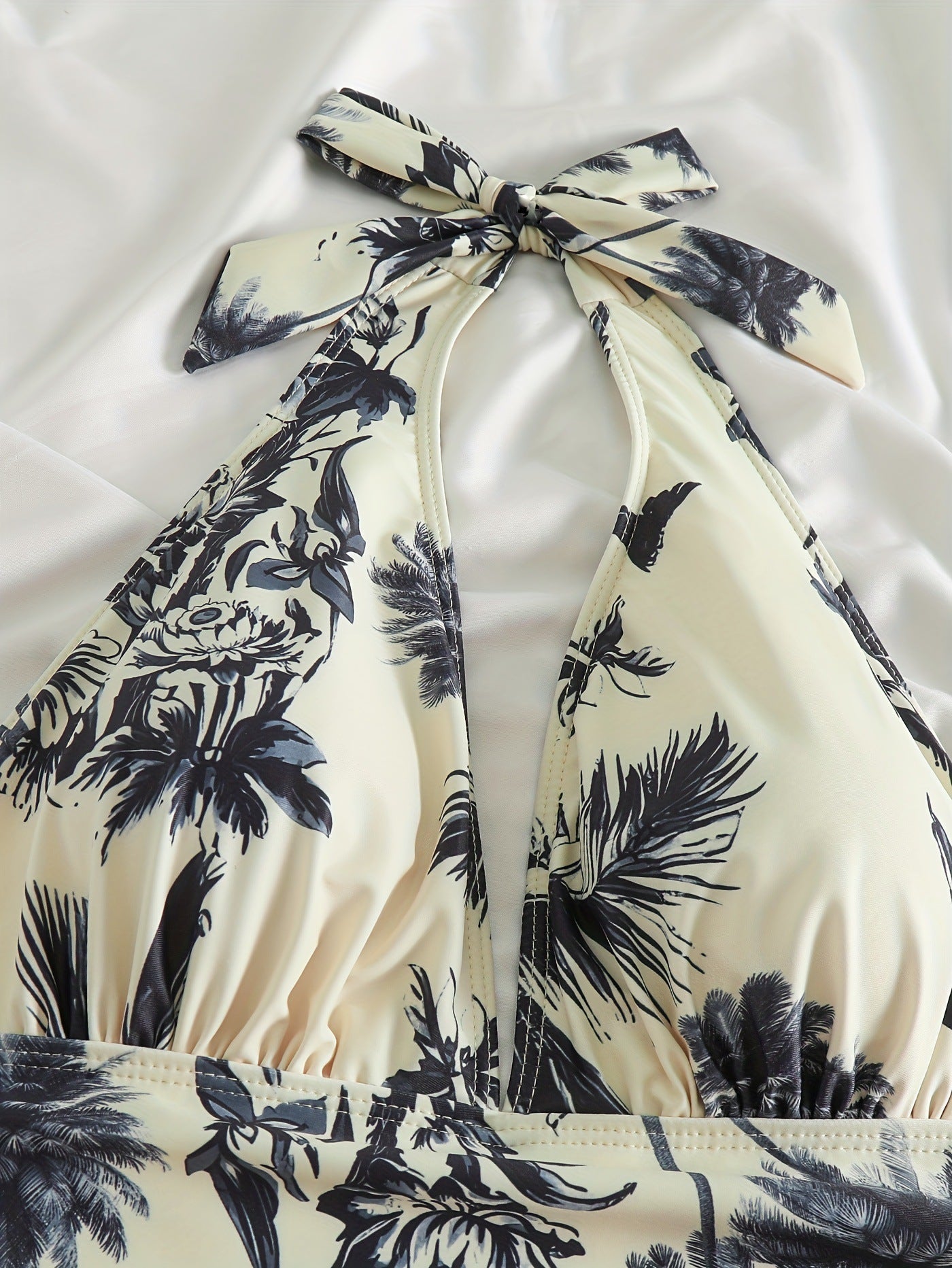 Femme Maillot de Bain une Pièce à Encolure Licou et Motifs de Palmiers | imported-image-4