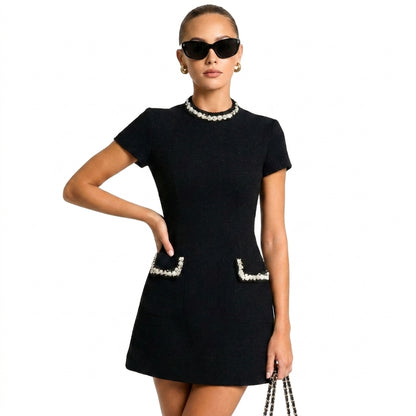 Femme Robe Courte à Manches Courtes avec Bordure en Perles et Poches 1