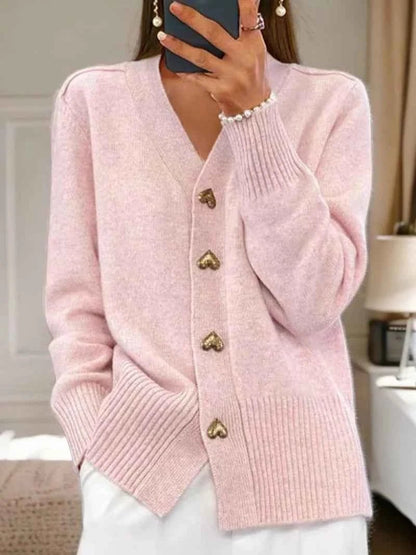 Gilet en maille à col en V pour femme avec boutons en forme de cœur 4