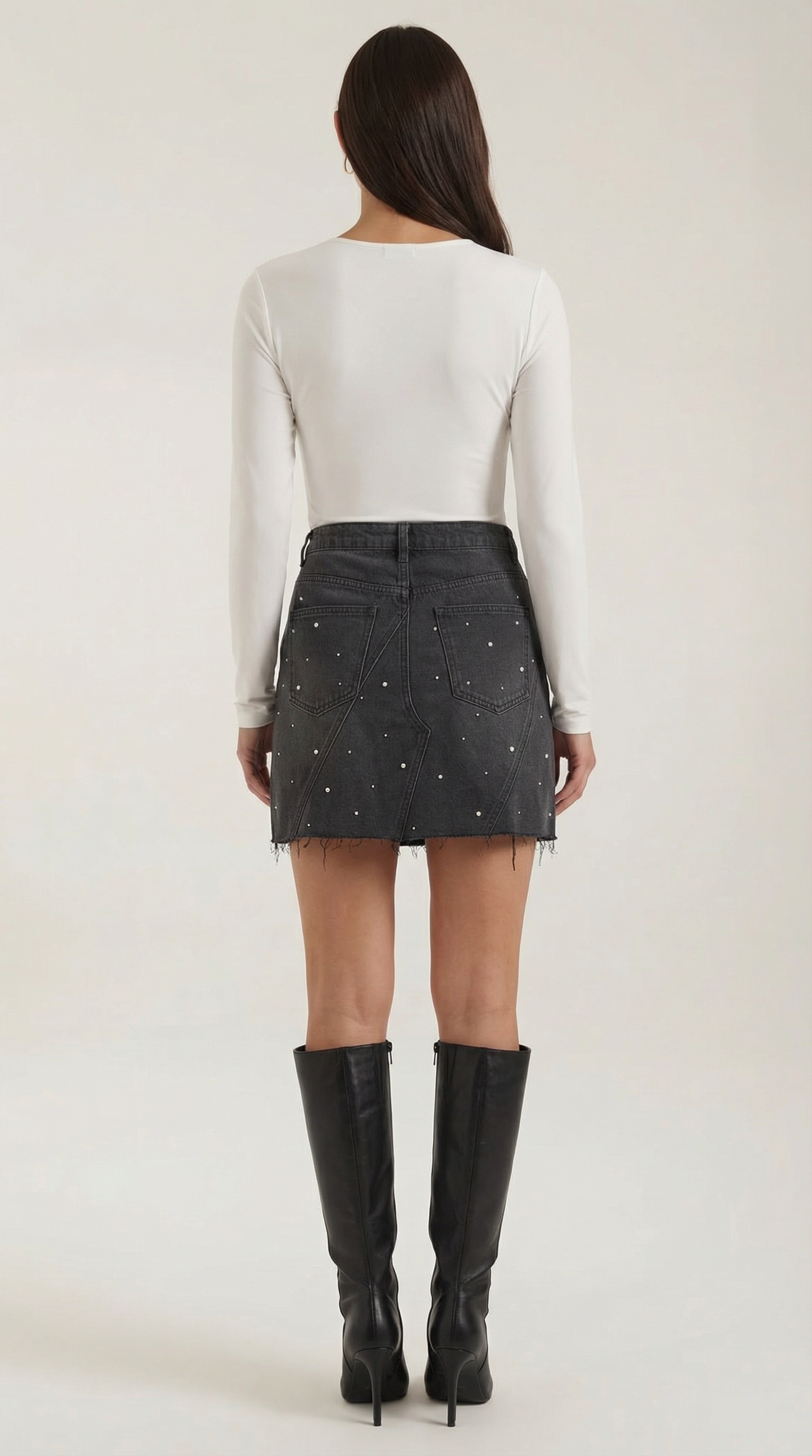 Jupe mini en denim femme avec panneaux avant, fermeture à bouton et ourlet brut-Female Skirts-Gigié