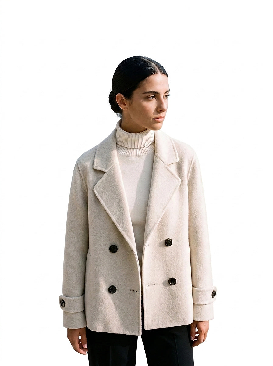 Manteau court pour femme avec revers et boutons 1