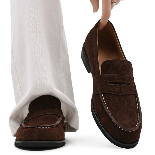 Mocassins Penny en daim pour homme avec surpiqûres contrastées 1