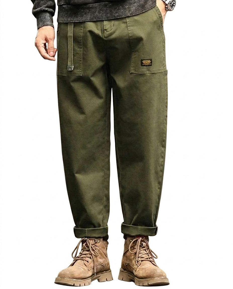 Pantalon cargo pour homme avec poches plaquées et détail de ceinture 1