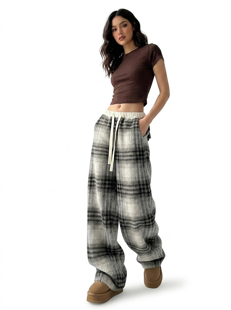 Pantalon de détente large à carreaux pour femme 1