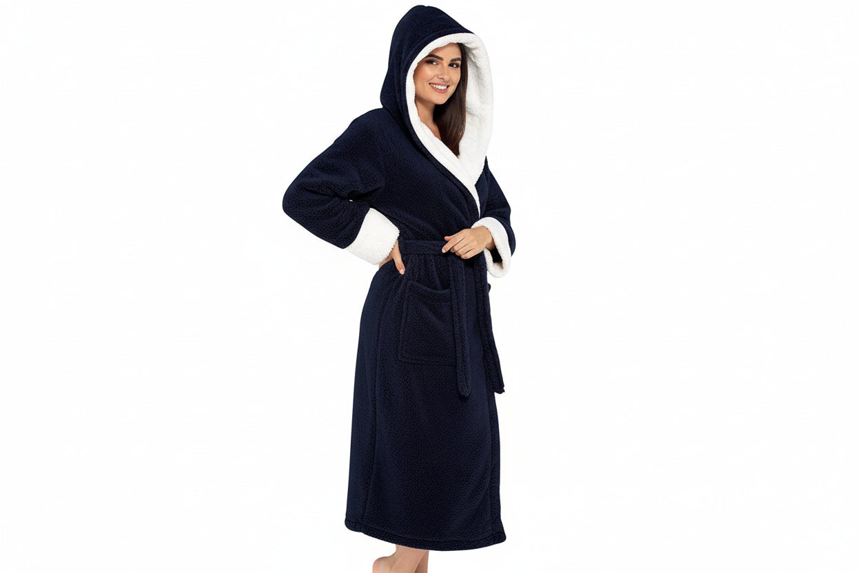 Peignoir croisé pour femme avec capuche, ceinture et poches plaquées-Women Robe-Gigié