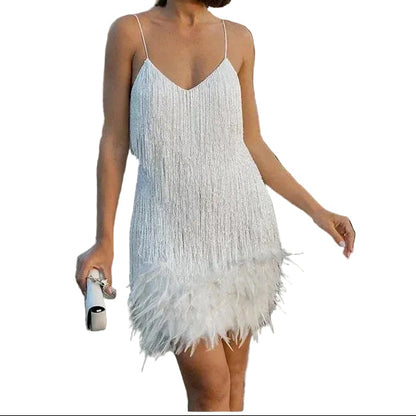 Robe courte pour femme à fines bretelles avec franges superposées et ourlet à plumes-Mini Dress-Gigié
