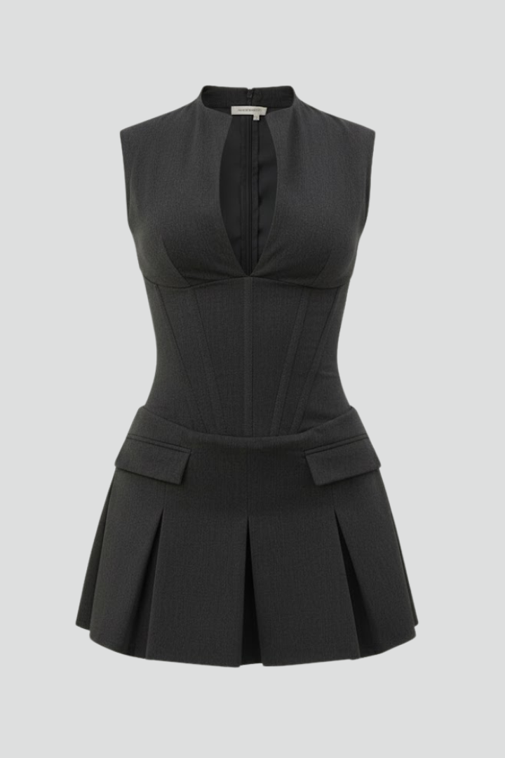 Robe courte structurée pour femme avec coupe sans manches et jupe plissée-Mini Dress-Gigié