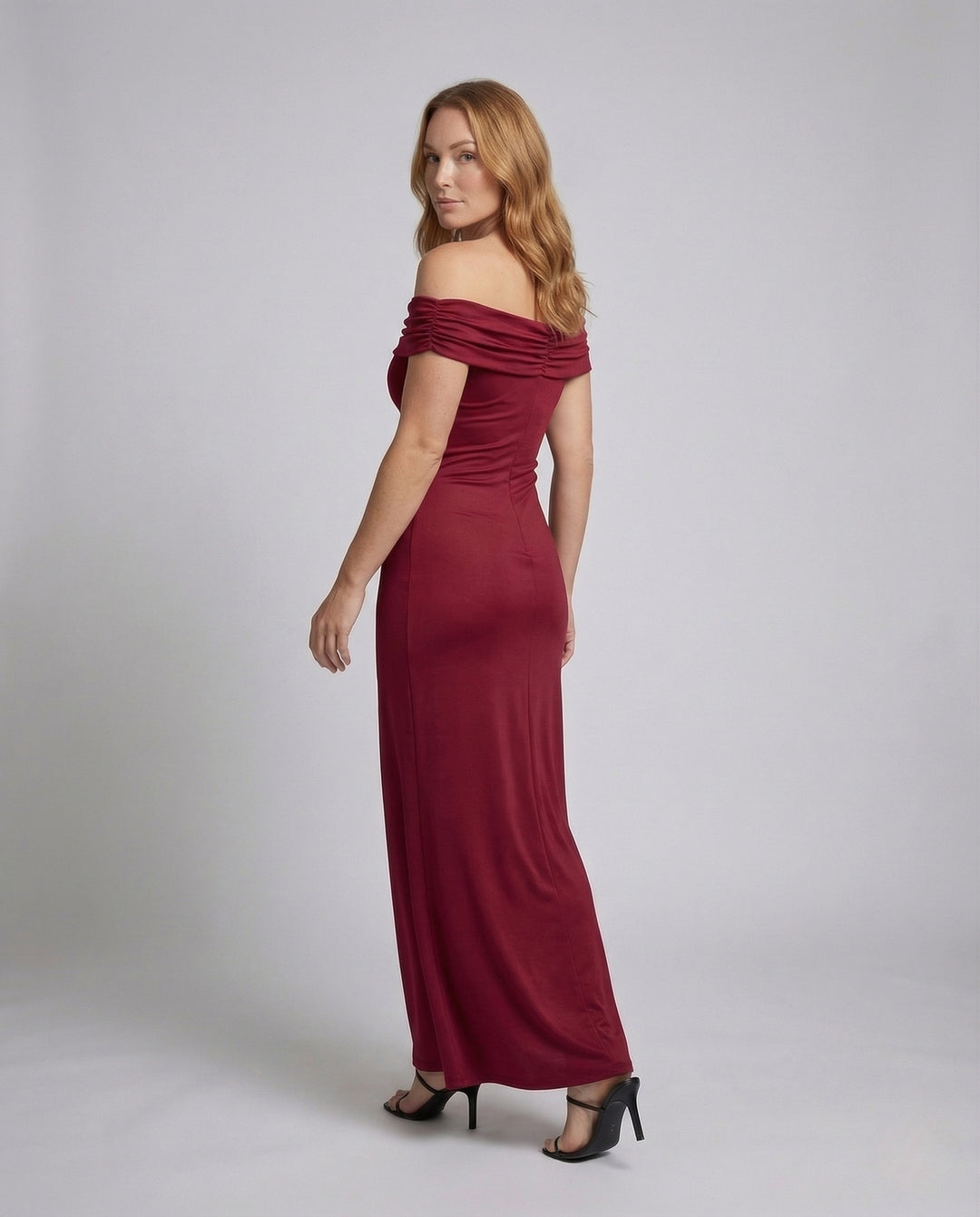 Robe longue femme à épaules dénudées avec détail froncé-Maxi Dress-Gigié