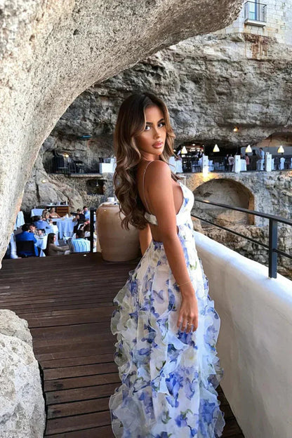 Robe longue femme à fines bretelles avec motif floral et jupe à volants-Maxi Dress-Gigié