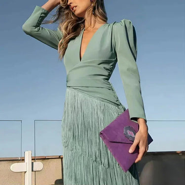 Robe longue femme avec col en V et jupe à franges-Midi Dress-Gigié