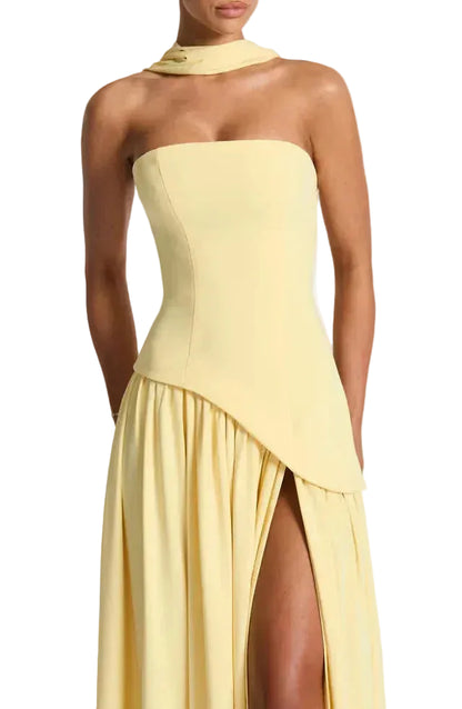 Robe maxi pour femmes sans bretelles avec taille asymétrique et fente-Maxi Dress-Gigié