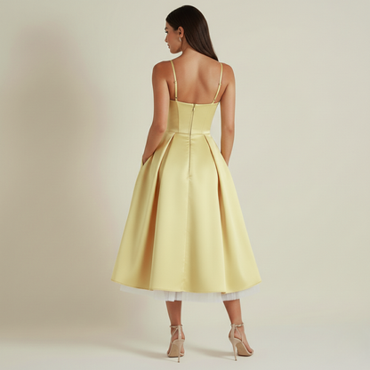 Robe midi femme avec corsage structuré et fines bretelles-Midi Dress-Gigié