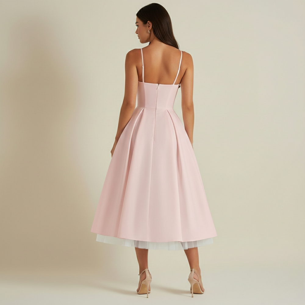 Robe midi femme avec corsage structuré et fines bretelles-Midi Dress-Gigié