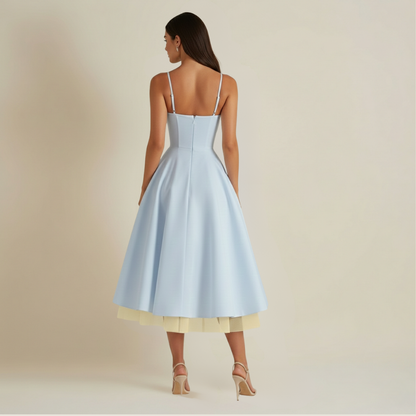 Robe midi femme avec corsage structuré et fines bretelles-Midi Dress-Gigié