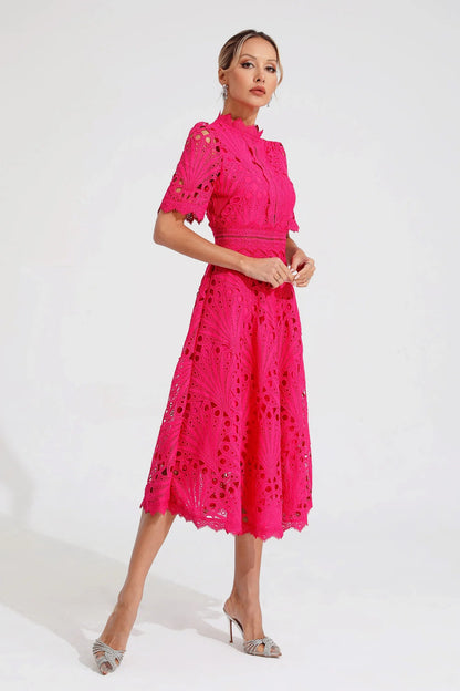 Robe midi femme avec structure en dentelle et col montant-Midi Dress-Gigié