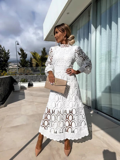 Robe midi femme en dentelle à manches longues avec col montant-Midi Dress-Gigié
