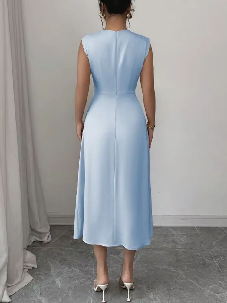 Robe midi sans manches avec col montant et jupe évasée-Midi Dress-Gigié
