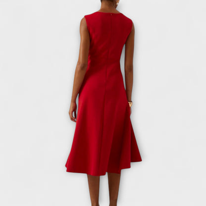 Robe Midi Sans Manches pour Femme avec Drapé Asymétrique à la Taille et Ourlet Évasé-Midi Dress-Gigié