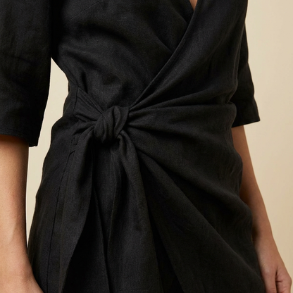 Robe mini femme à manches courtes avec encolure en V, effet portefeuille et lien latéral-Mini Dress-Gigié