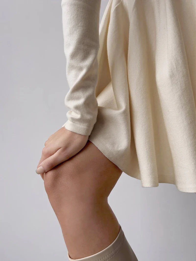 Robe mini pour femmes à manches longues avec col rond et jupe évasée-Mini Dress-Gigié