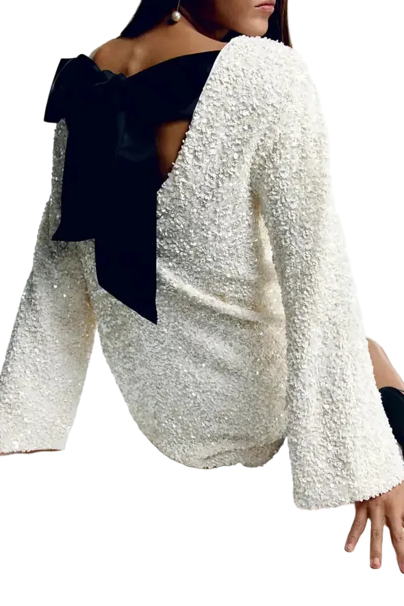 Robe mini pour femmes à manches longues avec dos ouvert et nœud-Mini Dress-Gigié