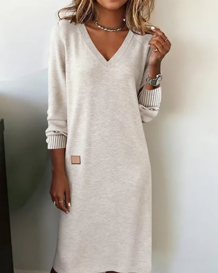 Robe Pull Femme Hiver Col V & Coupe Midi-Gigié