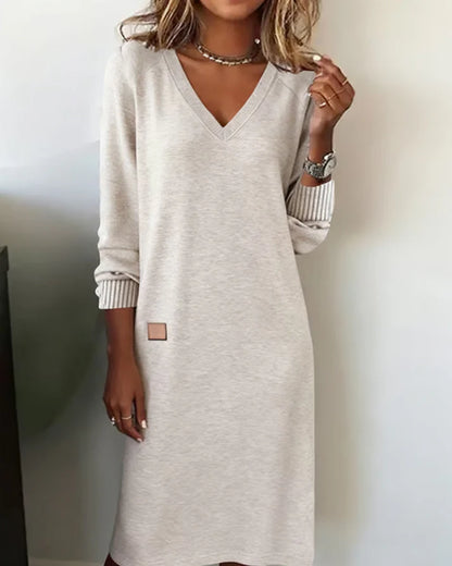 Robe Pull Femme Hiver Col V & Coupe Midi-Gigié
