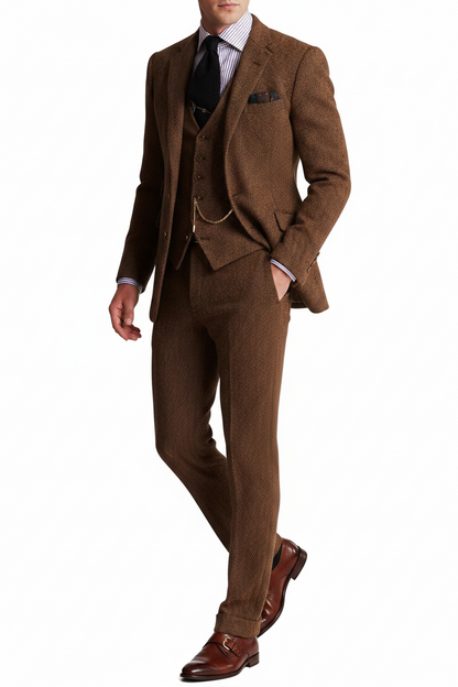 Costume homme trois pièces avec veste à revers et gilet boutonné