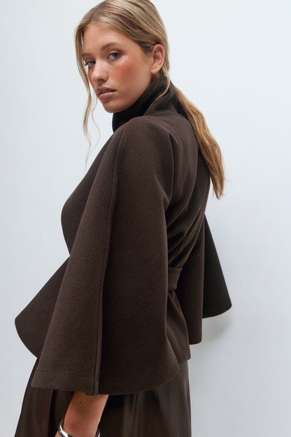 Cape femme avec col montant et ceinture à nouer
