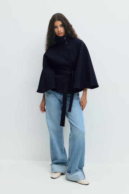 Cape femme avec col montant et ceinture à nouer