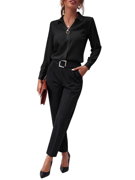 Chemisier femme avec col classique, manches longues et fermeture boutonnée