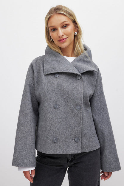 Veste courte pour femme avec deux rangées de boutons et large col-Womens Coat-Gigié