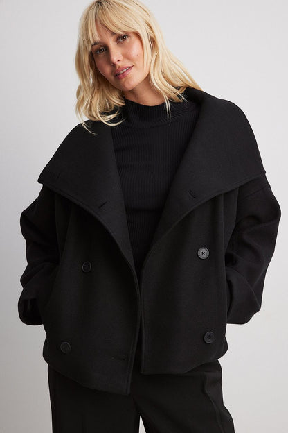 Veste courte pour femme avec deux rangées de boutons et large col-Womens Coat-Gigié