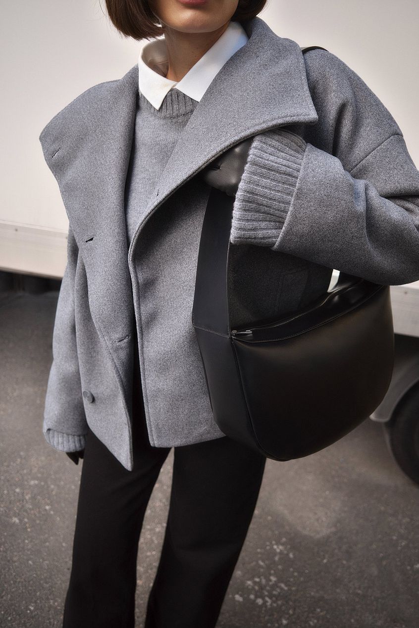 Veste courte pour femme avec deux rangées de boutons et large col-Womens Coat-Gigié