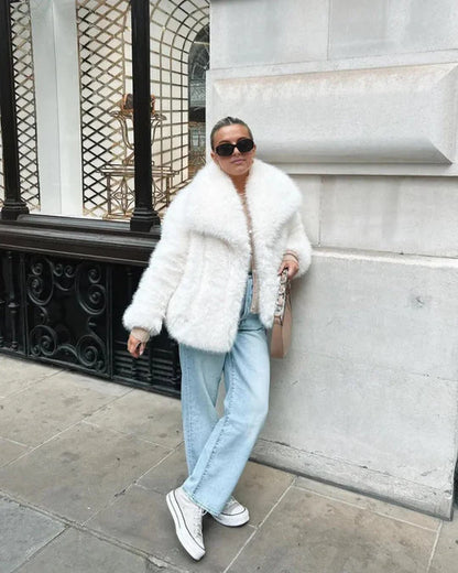 Manteau Femme Court En Fausse Fourrure-Gigié